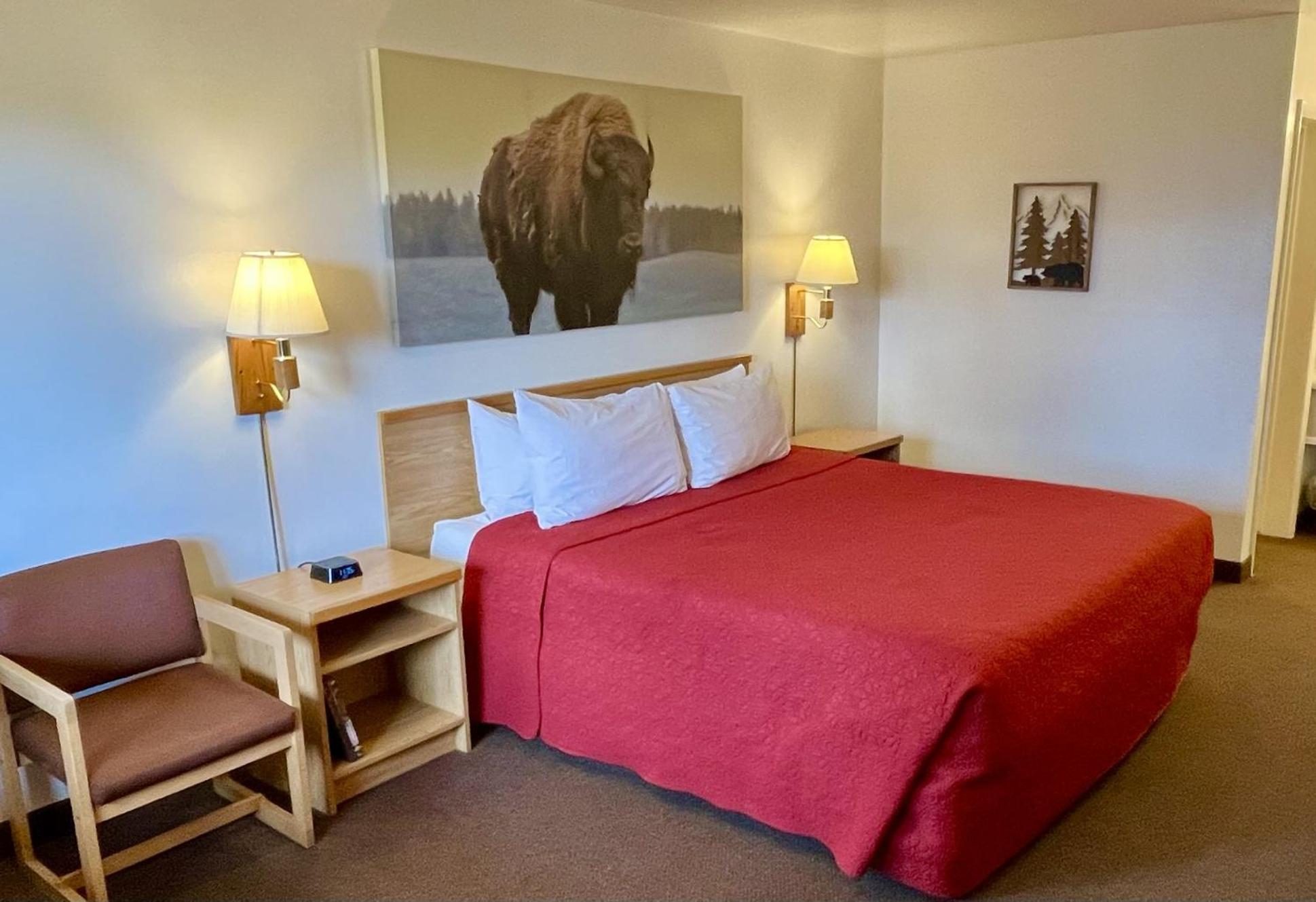 Red Bear Inn Ennis Dış mekan fotoğraf