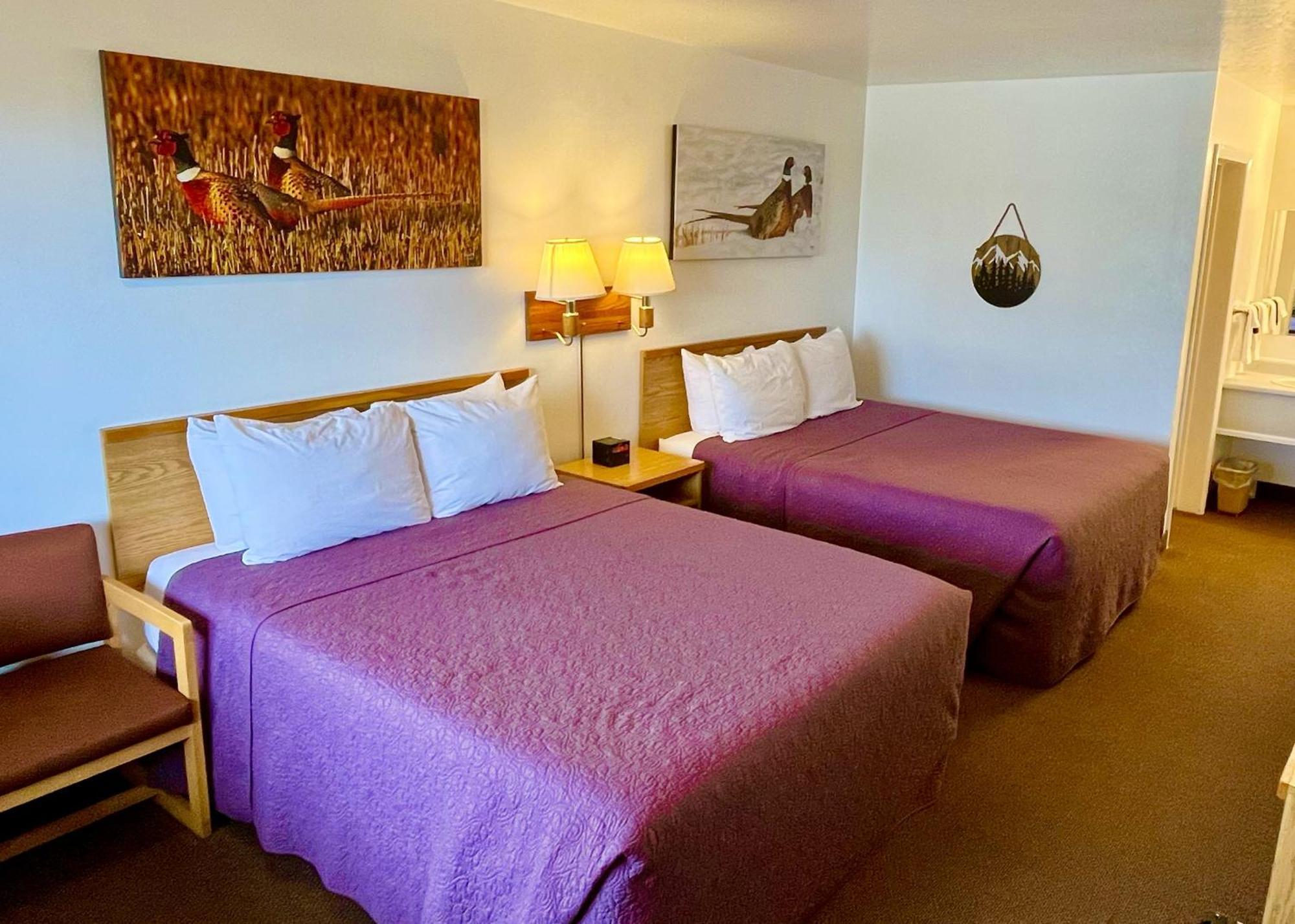 Red Bear Inn Ennis Dış mekan fotoğraf