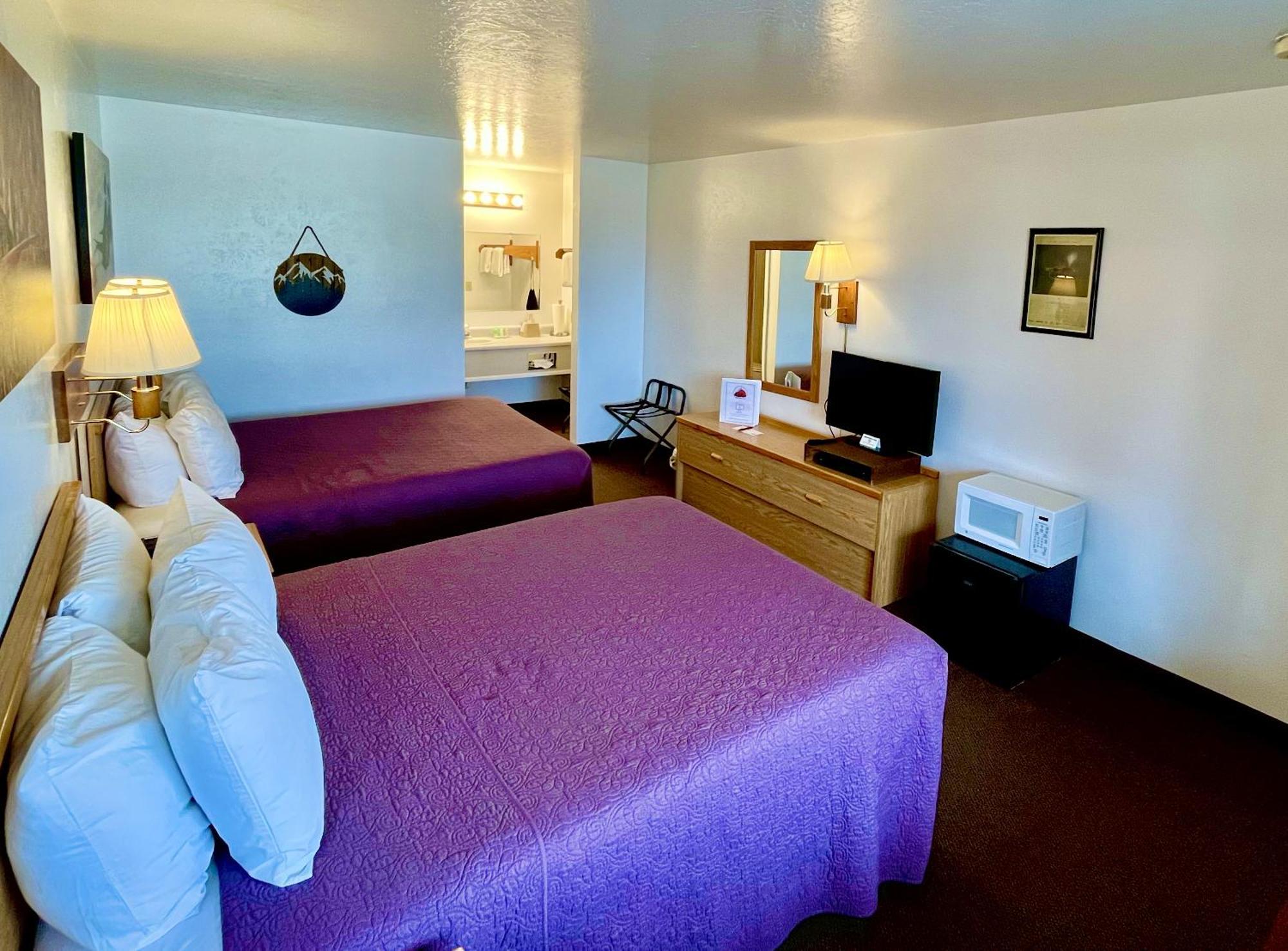 Red Bear Inn Ennis Dış mekan fotoğraf